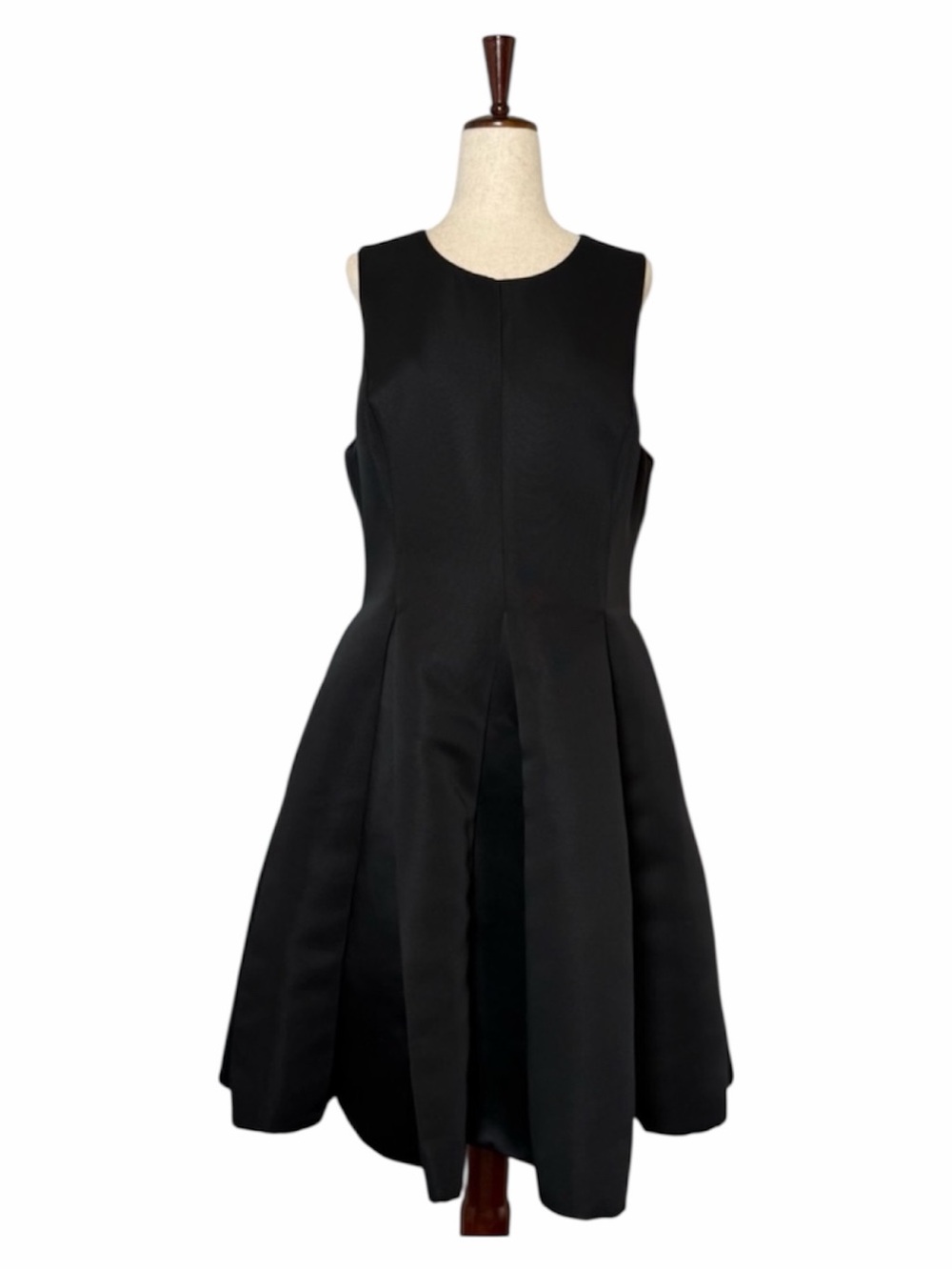 Halston Heritage Black Pleated Fit & Flare Cocktail Dress NWT Size 12 - Picture 1 of 13